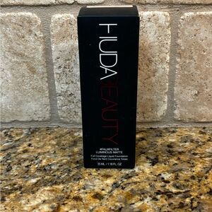 HUDA BEAUTY FauxFilter Foundation in Beignet 335B